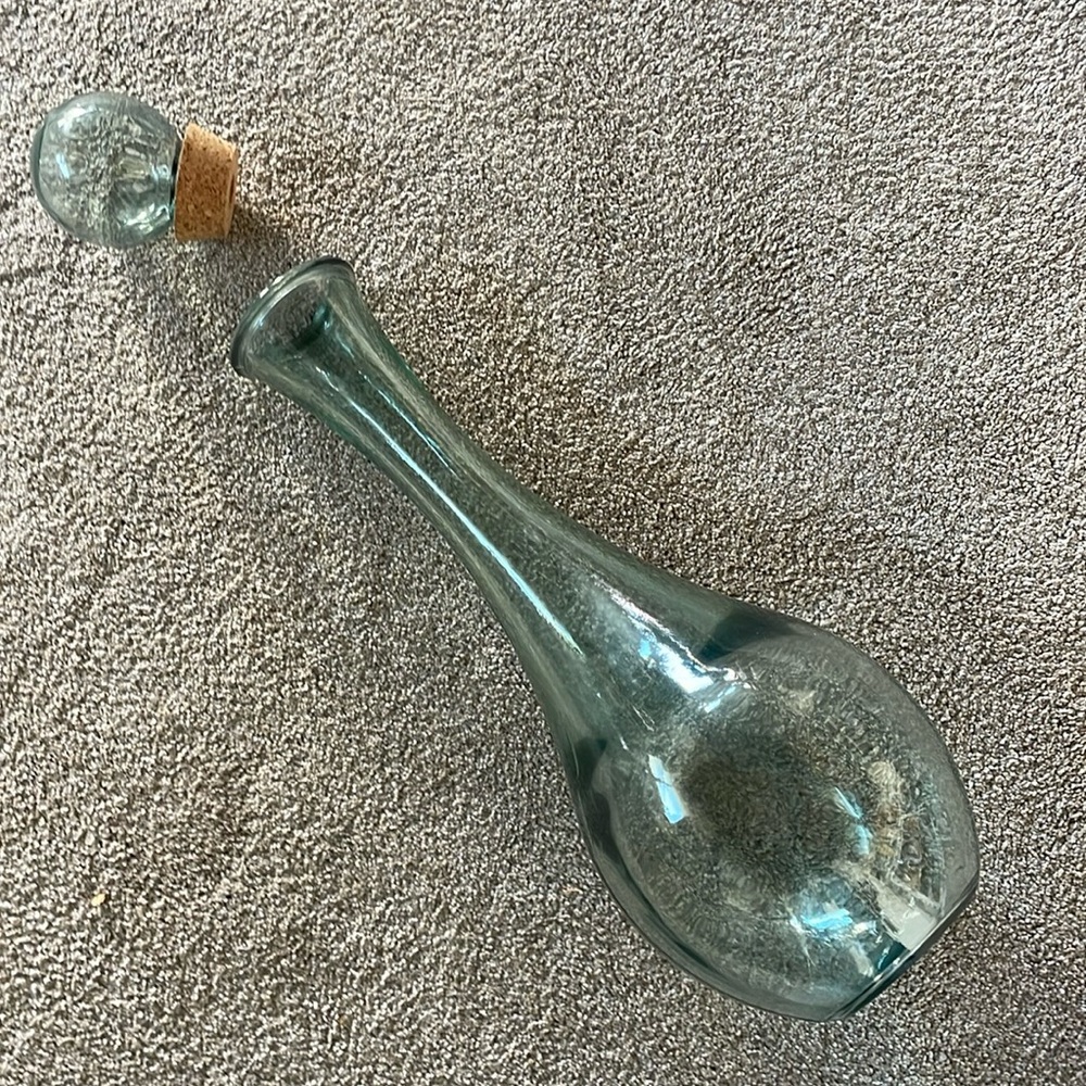 Tall glass, genie vase, green color, 17 1/2 inches tall 6 inches diameter wide ￼